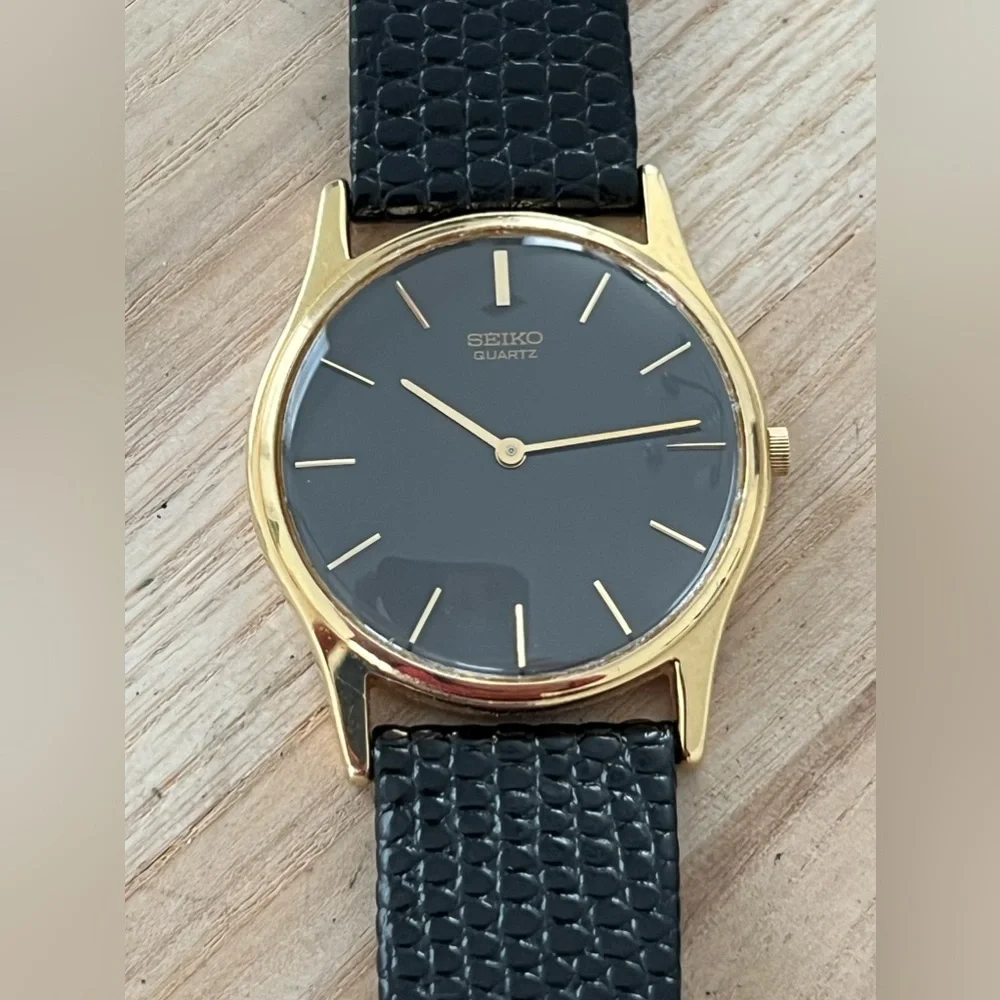 Seiko Vintage Rare Men’s Watch Black Dial Black Leather Strap New Crystal